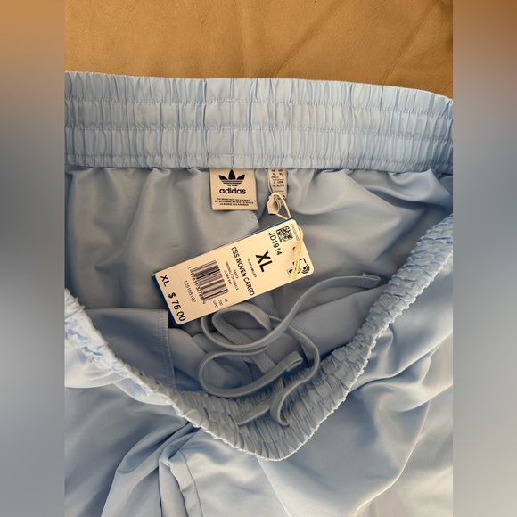 adidas Originals Essentials Woven Cargo Pants. Size XL. MSRP $75 - Picture 11 of 17